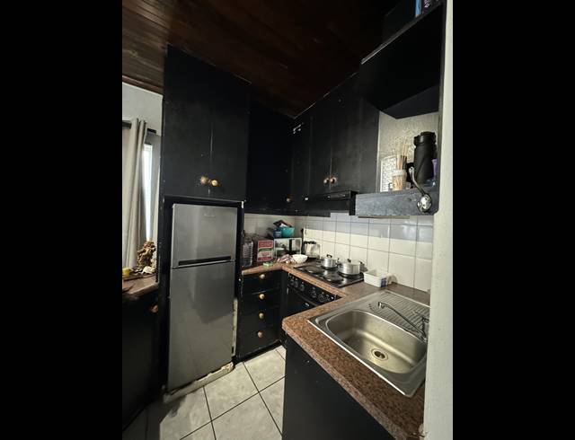 5 BEDROOM FREESTANDING FOR SALE IN TABLE VIEW